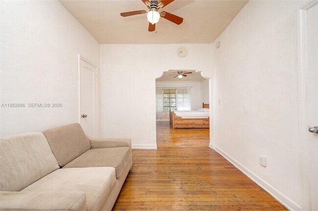 Building Photo - 830 Euclid Ave