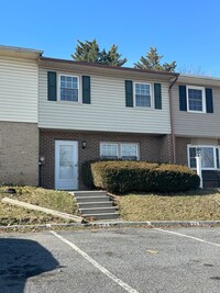 Building Photo - 113 Ash Hollow Dr