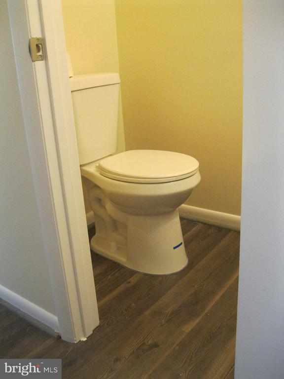 Building Photo - 8171 Fenwick Ct