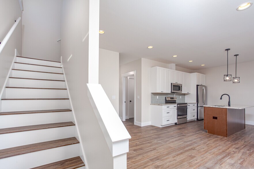 Building Photo - 1205 Fuller St