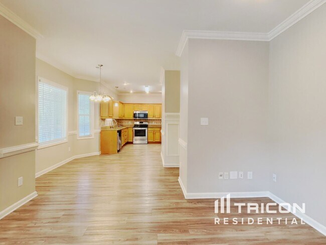 Building Photo - 547 Hay River St