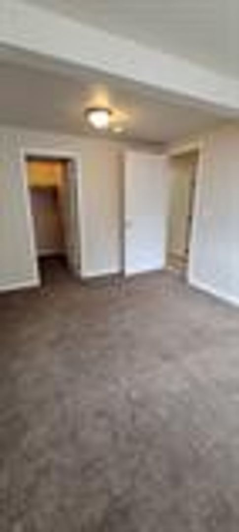 Building Photo - 3220 47th Ave
