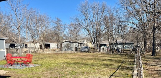 Building Photo - 715 North Ave