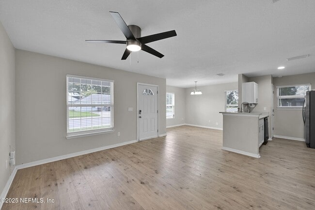 Building Photo - 3702 Wood Creek Ln