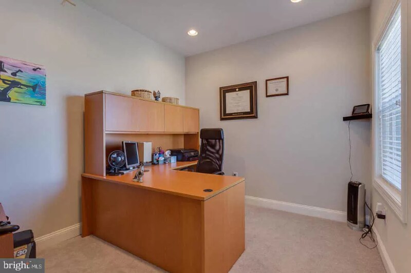 Building Photo - 4950 Fitch Pl NE