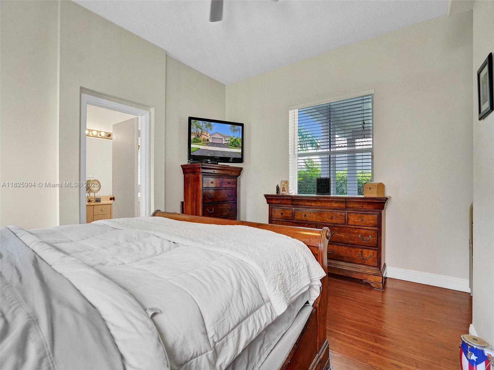 Building Photo - 938 Bluewood Ter
