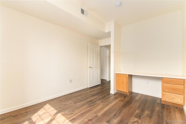 Building Photo - 7440 S Blackhawk St