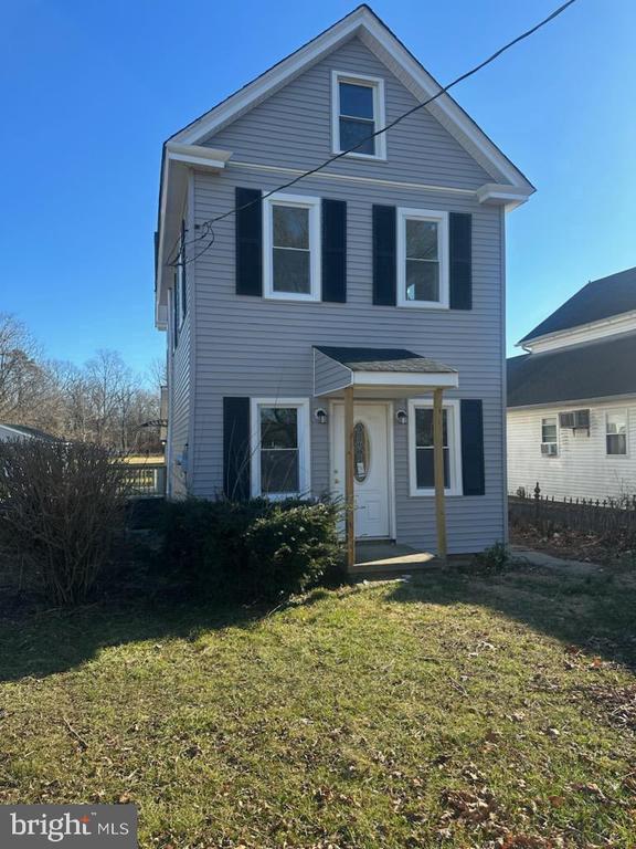 Building Photo - 584 Morton Ave