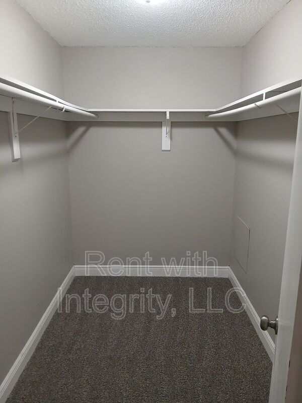 Building Photo - 445 Cactus St