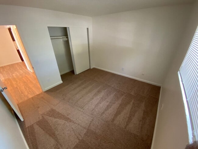 Building Photo - Remodeled 3 Bedroom 1 Bath Plus Single Car Garage