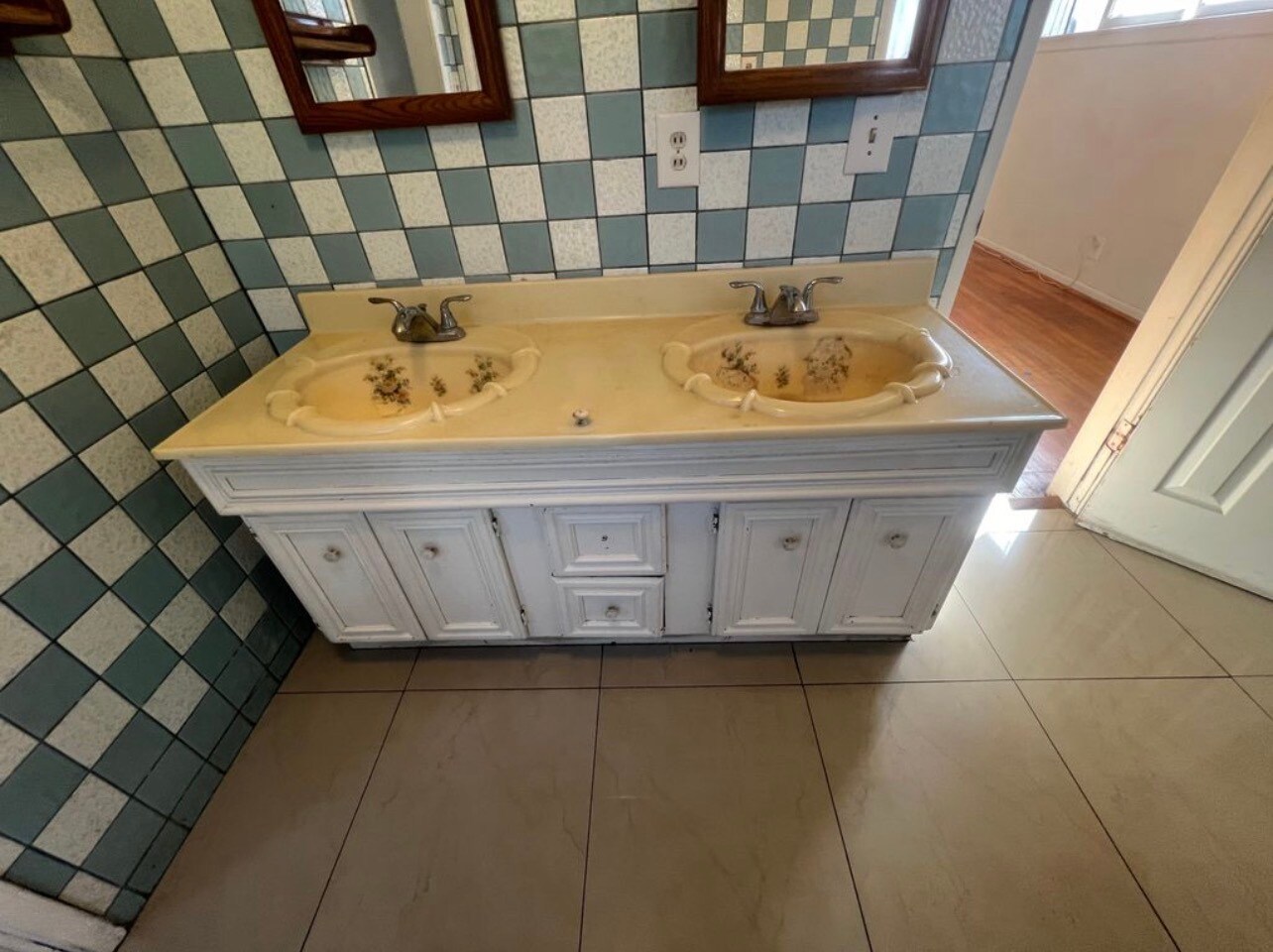 Building Photo - 10063 Faywood St