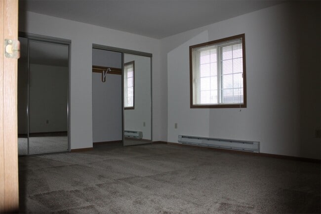 Building Photo - 9138 W Morgan Ave