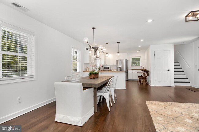 Building Photo - 6670 Cedar Cove Rd