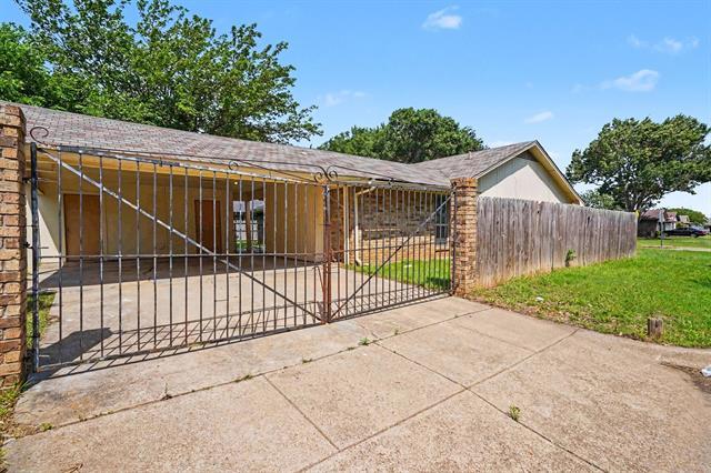 Building Photo - 2701 Whitehurst Dr