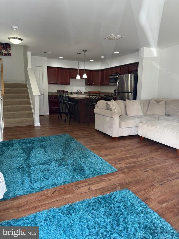 Building Photo - 1818 Cassandra Dr