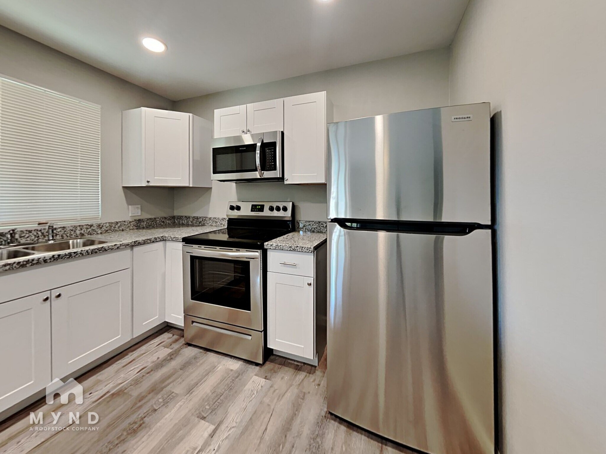 Building Photo - 2009 W Newcastle Cir