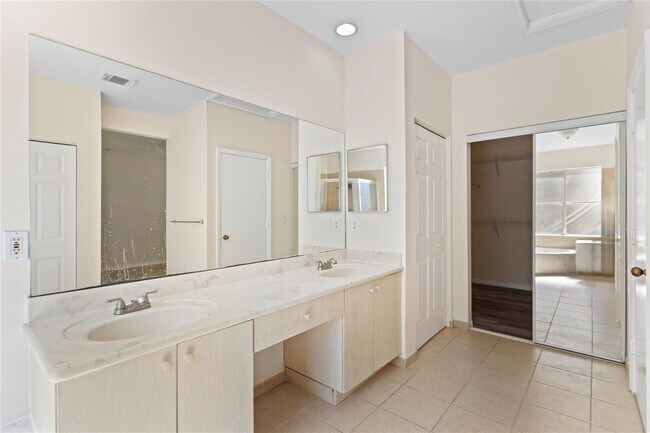 Building Photo - 2215 NW 76th Terrace