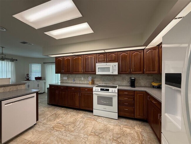 Building Photo - 17315 Sabrina Cir