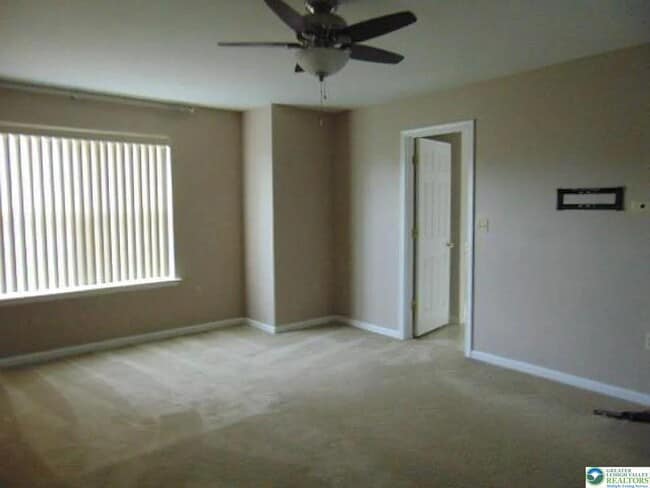 Building Photo - 6850 Hunt Dr