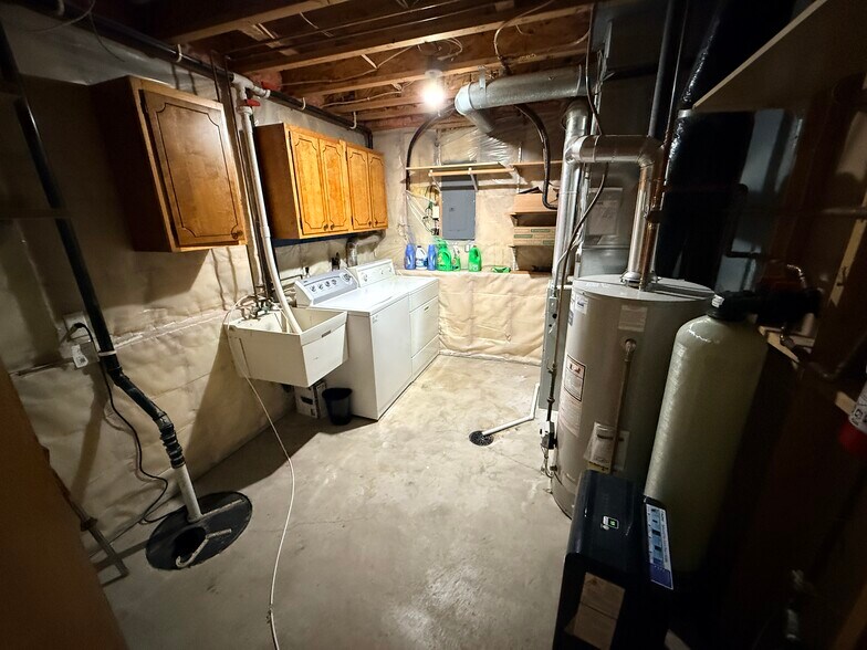 Building Photo - 602 5th Ave S