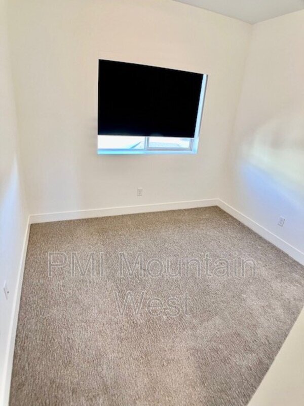 Building Photo - 503 W 2275 N