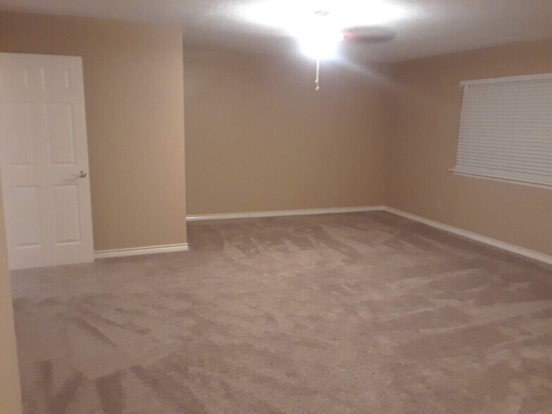 Upstairs front bedroom. - 230 Waters Edge
