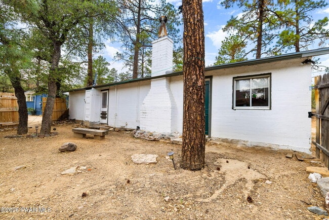 Building Photo - 1623 Idylwild Rd