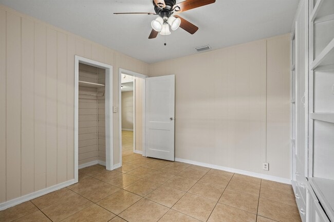 Building Photo - 347 Lena St