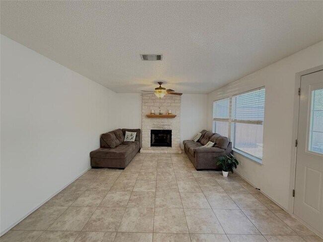 Building Photo - 1407 Deer Ledge Trail