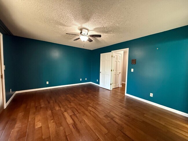 Building Photo - 3 Bedroom 3 Bathroom Home in Kingsport, TN