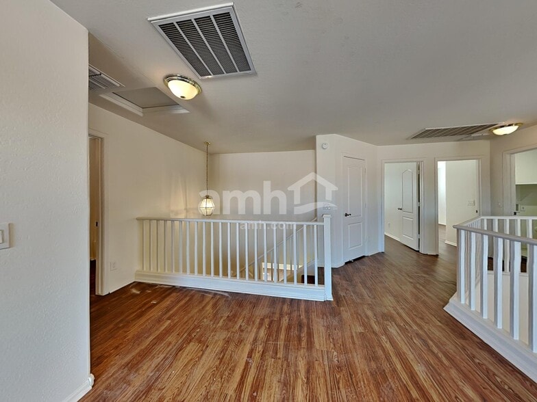 Building Photo - 4021 S 55th Dr