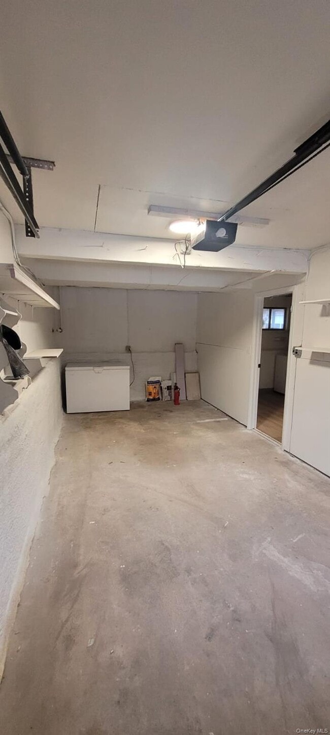 Building Photo - 52 Surrey Rd