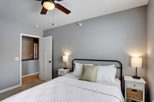 Building Photo - New 3Br, 2.5 Bath @ Willow Cascades!