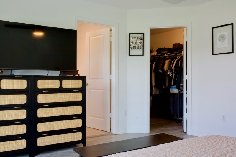 Building Photo - 1011 White Oak Ter