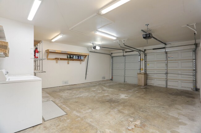 Building Photo - 9011 Welles Way
