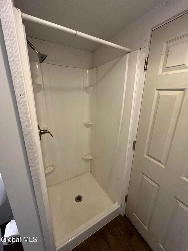 Building Photo - 715 Hudson Ave