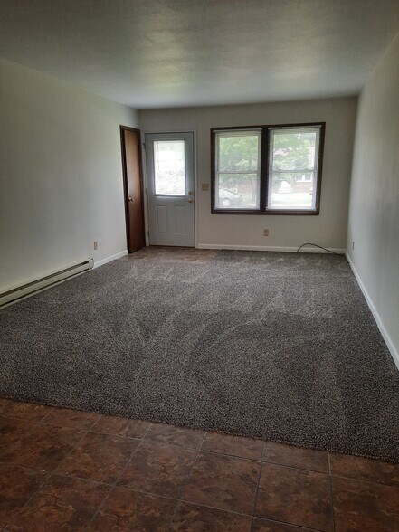 Building Photo - 3135 Runway Ave