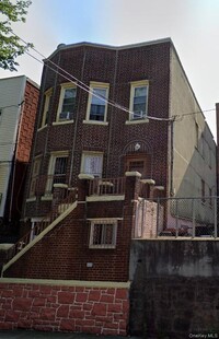 Building Photo - 1827 Amethyst St