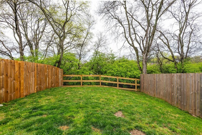 Building Photo - 2223 Burns St