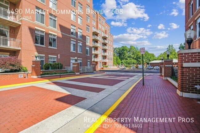 Building Photo - 4490 Market Commons Dr