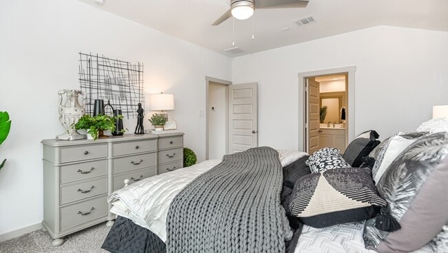 Building Photo - 1106 Briscoe Ct