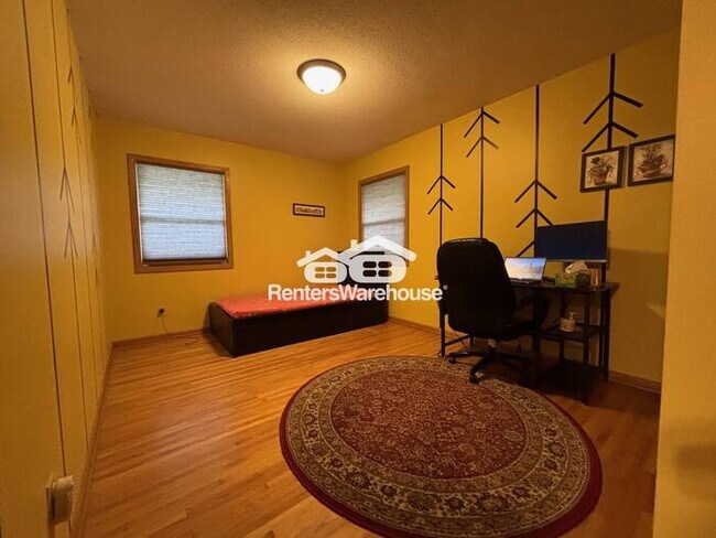 Building Photo - Available now is a bold vibrant 3 bed 2 ba...