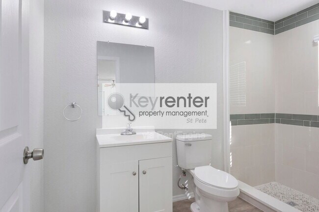 Building Photo - 454 21st St N