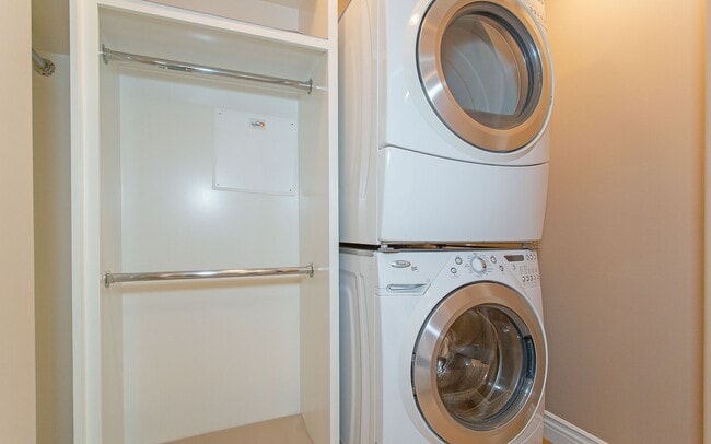 Building Photo - Upgraded 1 Bedroom, 1 Bath ADU!!
