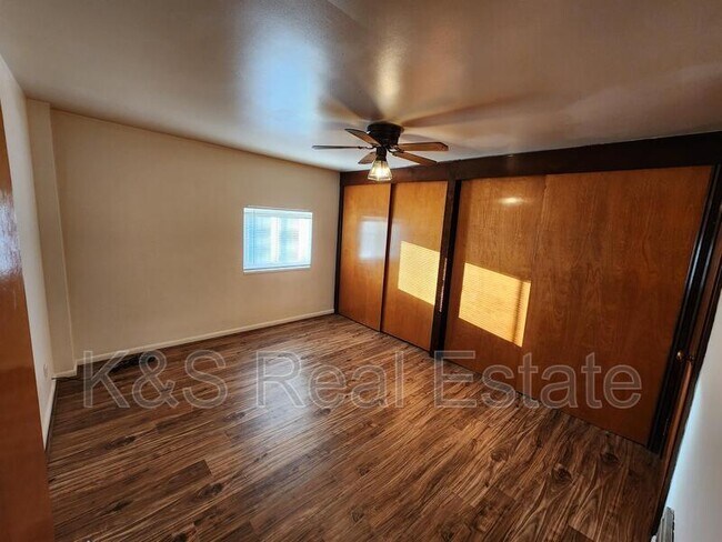 Building Photo - 1114 Schweitzer Road - 2