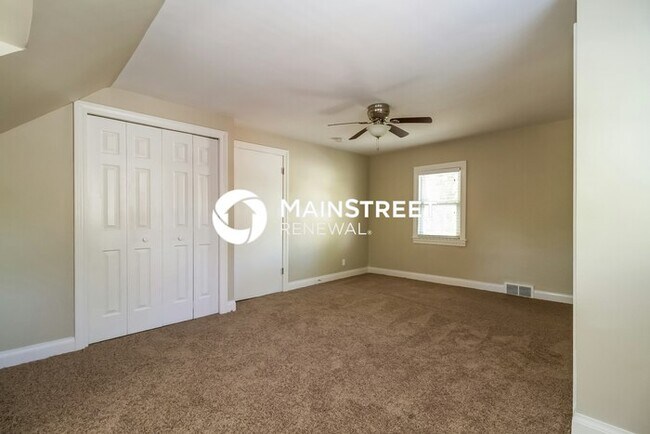 Building Photo - 3 Bedroom Pet-Friendly Home in Louisville,...