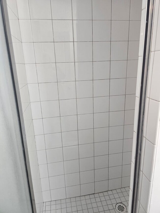 Building Photo - Check out this Beautiful 4 bedroom 2 Bathroom Home in West Valley Ut!!