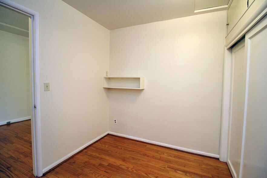 Building Photo - 3507 SW 11th Ave