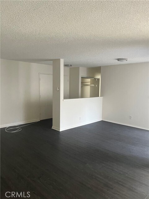 Building Photo - 5625 N Sumner Wy