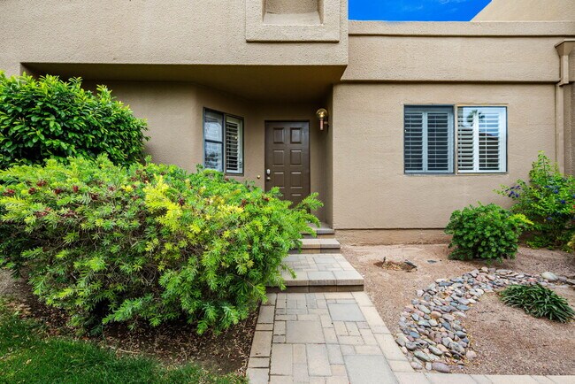 Building Photo - 76761 Chrysanthemum Way